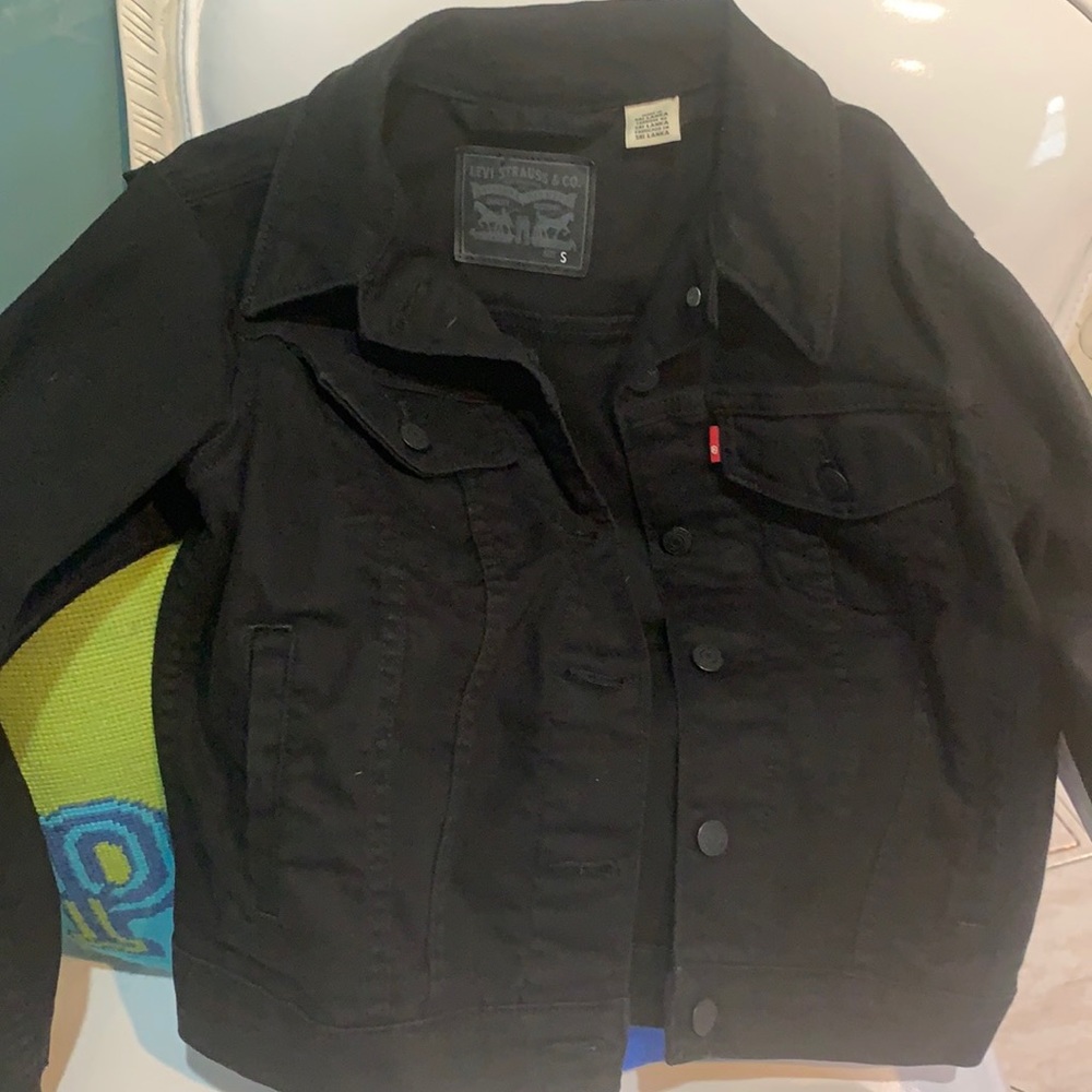 Women’s Size Medium  Levi’s Black Denim Jacket